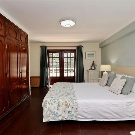 Lynx- Cleverdetails, Sleeps 8, Quiet Area, Walking Distance From The Marina, Restaurants And Supermarkets