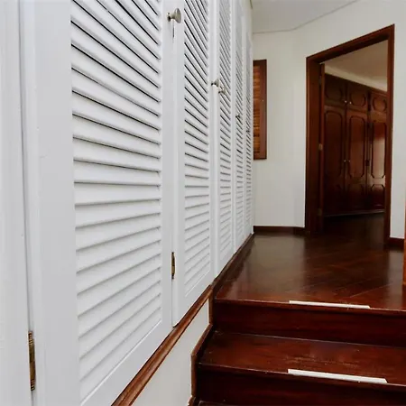 Lynx- Cleverdetails, Sleeps 8, Quiet Area, Walking Distance From The Marina, Restaurants And Supermarkets