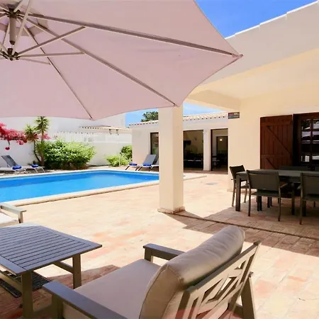 Casa vacanze Lynx- Cleverdetails, Sleeps 8, Quiet Area, Walking Distance From The Marina, Restaurants And Supermarkets Vilamoura