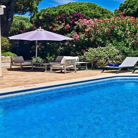 Lynx- Cleverdetails, Sleeps 8, Quiet Area, Walking Distance From The Marina, Restaurants And Supermarkets