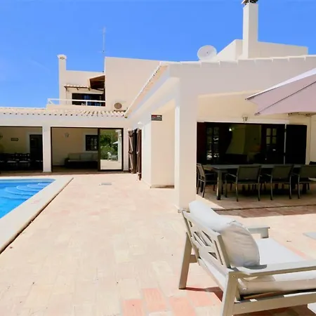 Casa vacanze Lynx- Cleverdetails, Sleeps 8, Quiet Area, Walking Distance From The Marina, Restaurants And Supermarkets