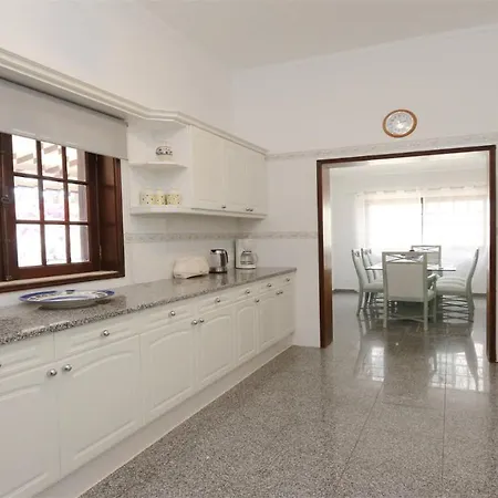 Lynx- Cleverdetails, Sleeps 8, Quiet Area, Walking Distance From The Marina, Restaurants And Supermarkets *