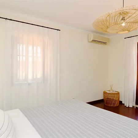 Lynx- Cleverdetails, Sleeps 8, Quiet Area, Walking Distance From The Marina, Restaurants And Supermarkets * Vilamoura