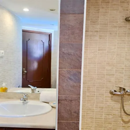 Lynx- Cleverdetails, Sleeps 8, Quiet Area, Walking Distance From The Marina, Restaurants And Supermarkets Semesterbostad